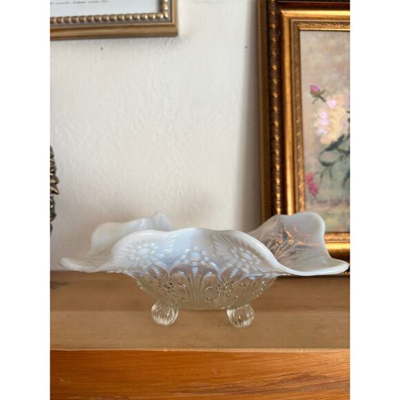 Antique Northwood Daisy & Fern Opalescent Glass Footed Bowl – Circa 1900 - Picture 1 of 9